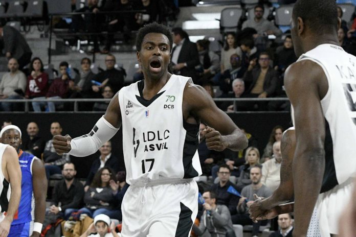 livio jean charles lors de la 13e journee de championnat contre chalons reims a l astroballe le 15 decembre dernier photo d archives joel philippon 1570152794 696x464