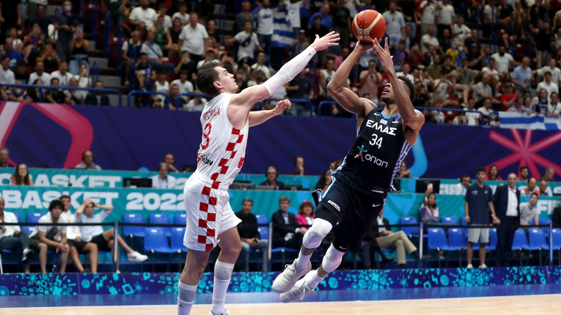 Antetokounmpo 1