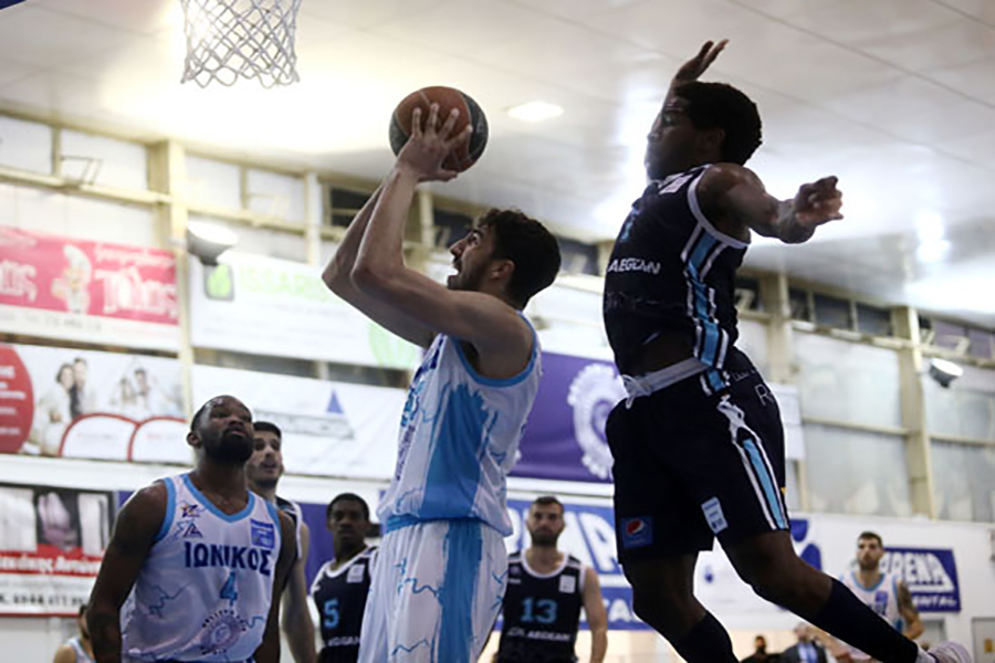 ionikos kolossos